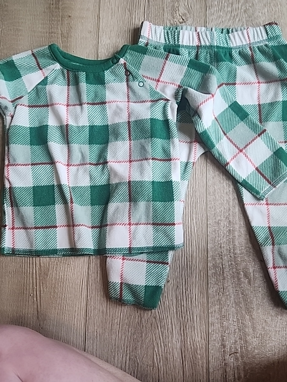 Cartier Kids Green and White Plaid Pajama Set with Red Accents